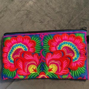 *BRAND NEW* Anthropologie Floral Wristlet Clutch